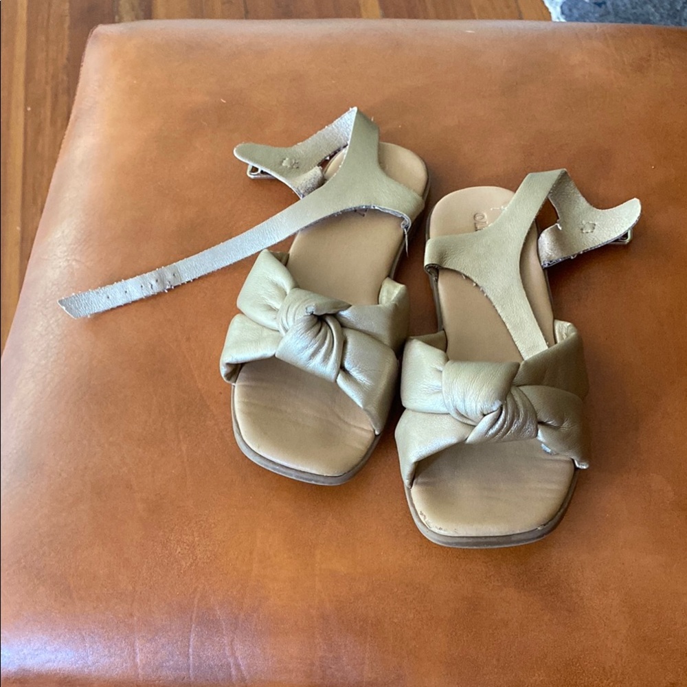 Gold Leather Sandals with Bow Detail and Ankle Straps